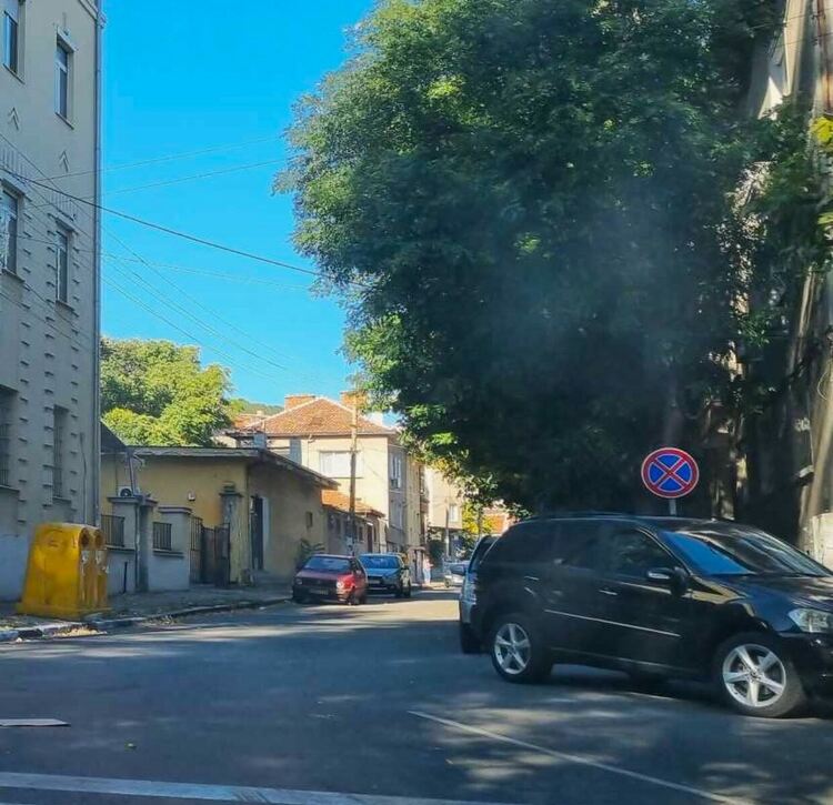 Движението по ул."Копринарска" вече е двупосочно
