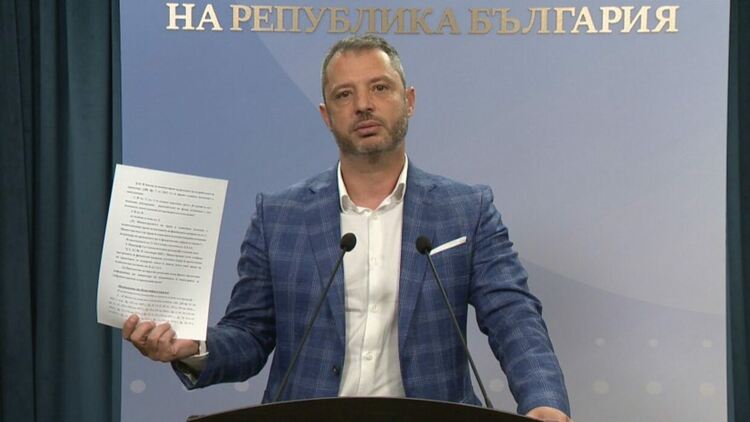 Делян Добрев: Хранилката на "Лукойл" се оказа доста по-голяма, отколкото предполагахме