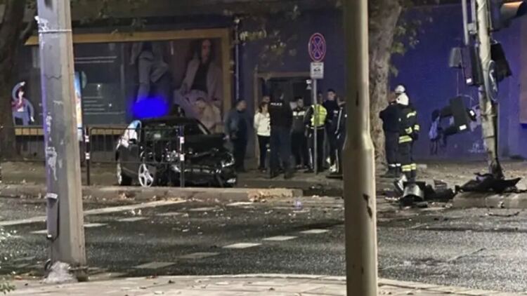 Тежка катастрофа с младежи в Пловдив, борят се за живота на единия от ранените