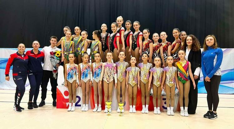 „Виолена“ и „Мега спорт“ с куп медали от състезания по аеробика в Пловдив