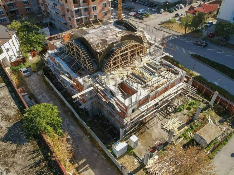 6711 лв. от големия концерт в зала „Дружба“ отиват за довършването на църквата „Св.Иван Рилски“