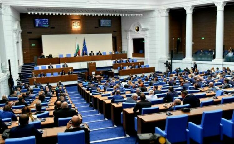 Парламентарната Бюджетна комисия ще гласува на второ четене промените в данъчните закони