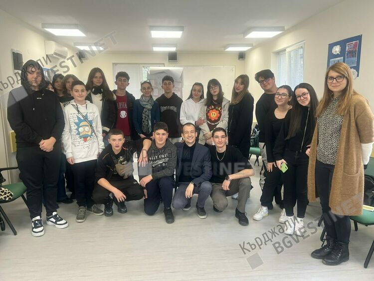 Младежи от Кърджали се докоснаха до магията на древните и пъстри традиции и занаяти на Пловдив