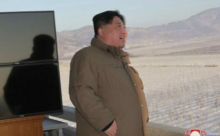 Северна Корея изстреля артилерийски снаряди близо до спорната морска граница, Южна Корея също планира подобни учения