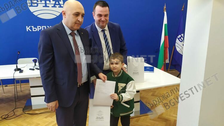 Малко над 32 хиляди лева събра коледната благотворителна кампания на областния управител на Кърджали „Да подарим надежда за Коледа“