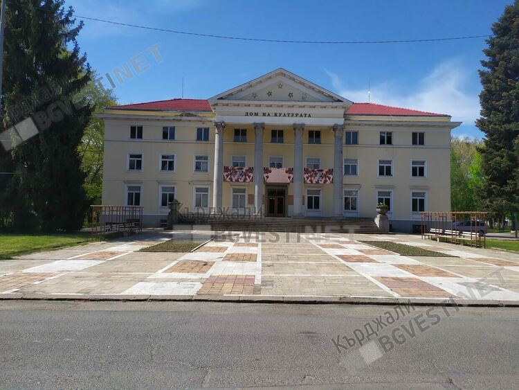 Домът на културата в Кърджали ни потапя в света на оперетата и мюзикъла