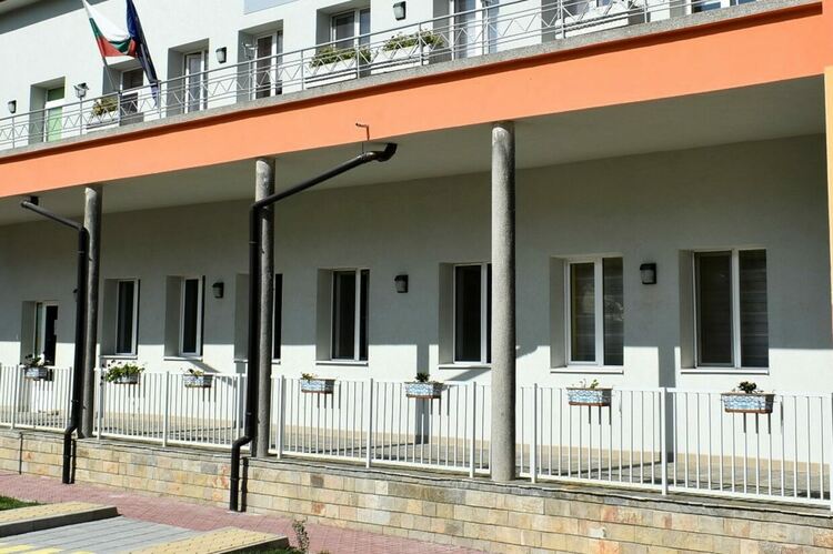 Тече срокът за подаване на документи за прием на деца в детските градини и ясли