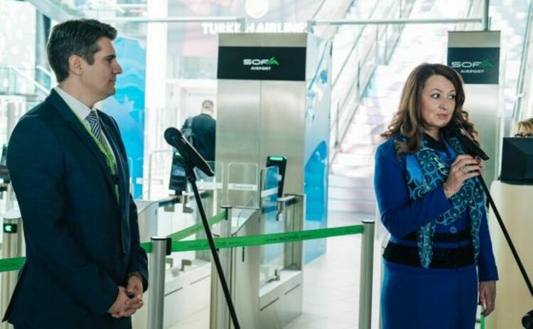 Без опашки за проверка на бордни карти на летище София. Пуснаха смарт гишета