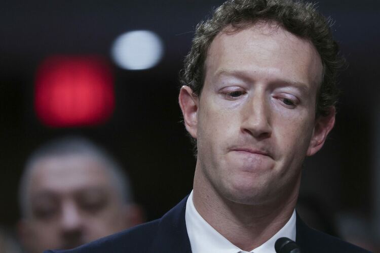 Марк Зукърбърг загуби 3 милиарда долара от срива на Instagram и Facebook