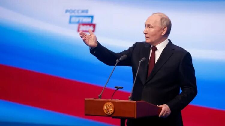 Владимир Путин печели пети мандат на президентските избори в Русия