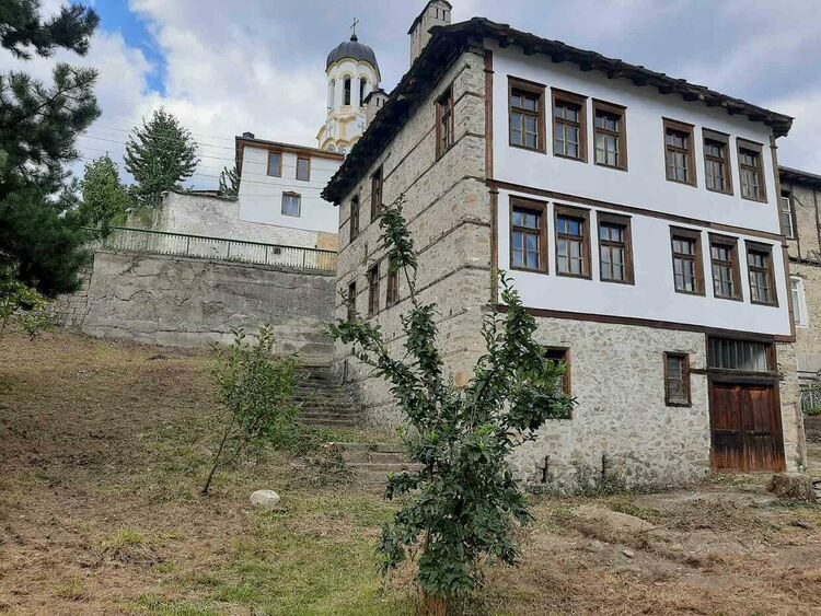 В Музей галерия „Петър Пиронков“ ще бъде представен Симеон Николов