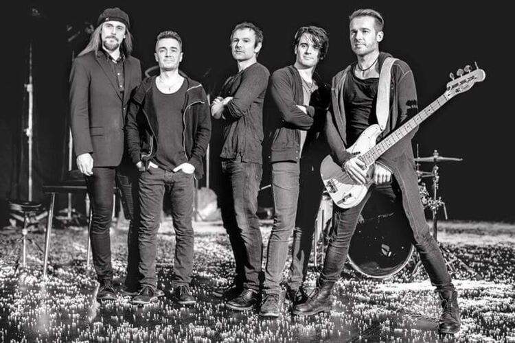 Okean Elzy подписа договор с Warner Music и издаде сингъла Voices Are Rising