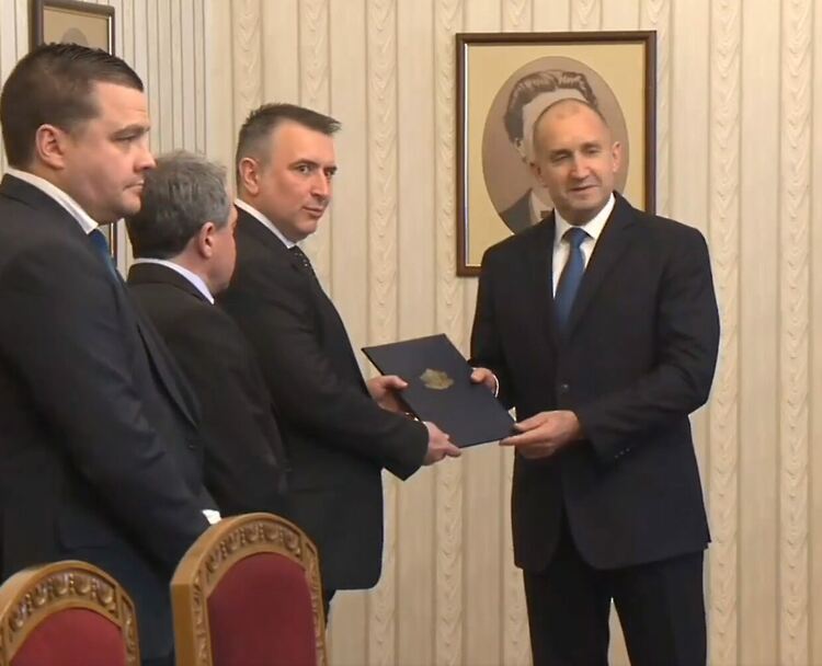 ИТН върнаха папката с трети мандат празна с думите: Това е най-правилното за България