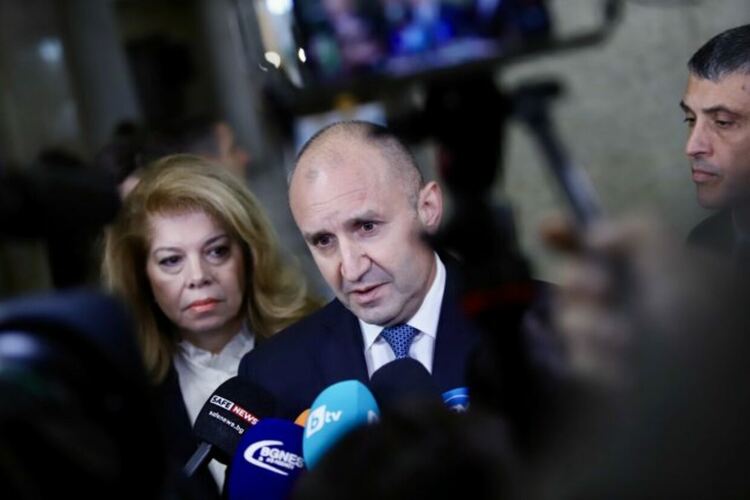Радев не приема Даниел Митов за външен министър