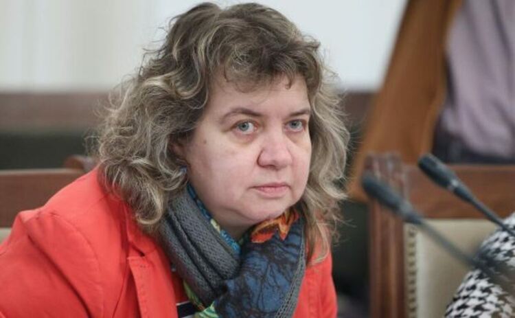 Служебният кабинет не може бъде свален с вот на недоверие, обясни доц. Киселова
