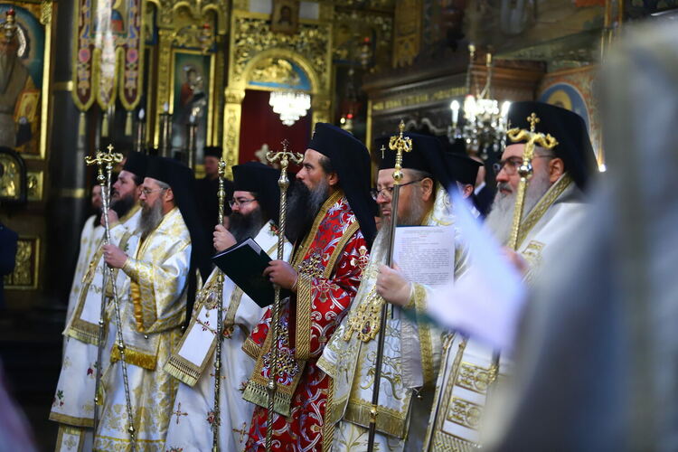 Архиерейска заупокойна света литургия за 40 дни от кончината на патриарх Неофит