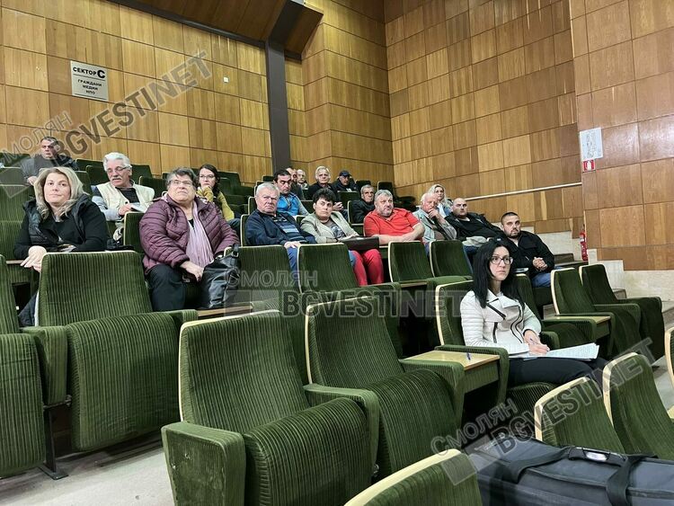 Жители на кв. Беклийца с остър отпор към намерението на Община Смолян да разширява гробищния парк към домовете им. Кметът оттегли докладната 