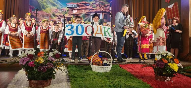 С вълнуващ концерт Общински детски комплекс в Чепеларе  отбелязаха 30 - годишния си юбилей