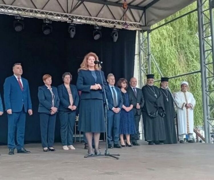Вицепрезидентът Йотова: Нека си обещаем, че ще намерим трите приоритета за развитието на България