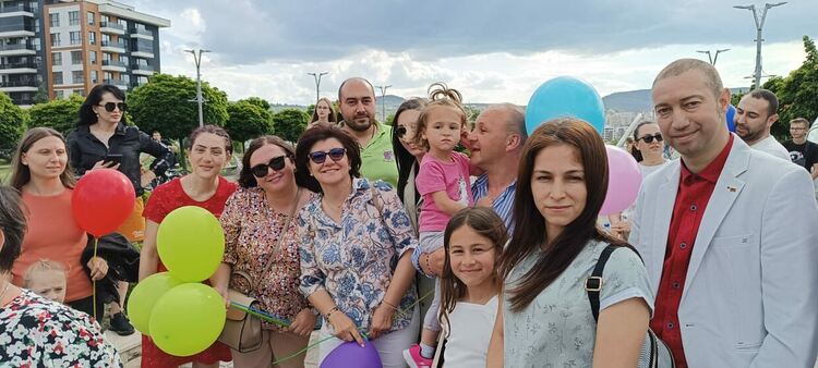 ГЕРБ подари градинско парти на децата на Кърджали