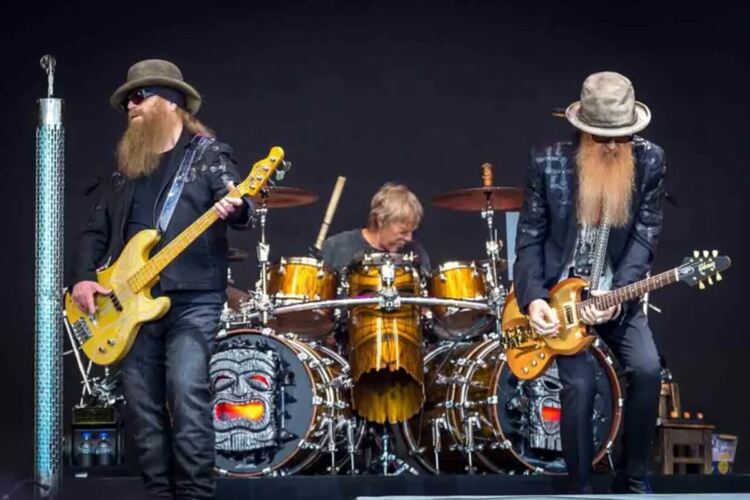 Били еФ Гибънс разкри как  триото е намерило името ZZ Top