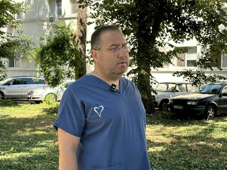 Д-р Айхан Енвер: "Помагам на хората като лекар. Доказах, че мога да бъда полезен и като общински съветник"