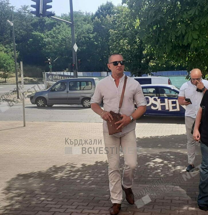 Окръжният съд  прекрати производството срещу Делин Запартов, върна го на Прокуратурата за отстраняване на процесуални нарушения