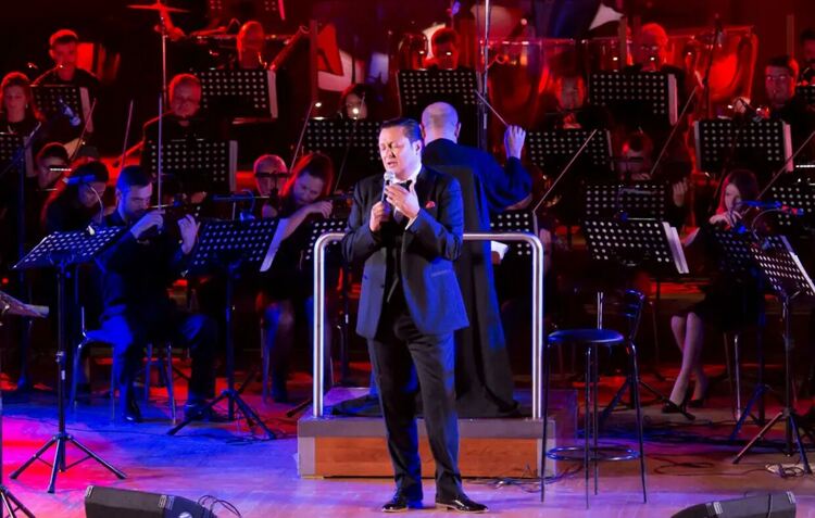Васил Петров отбелязва 30 години на сцена с турнето „The Best of“