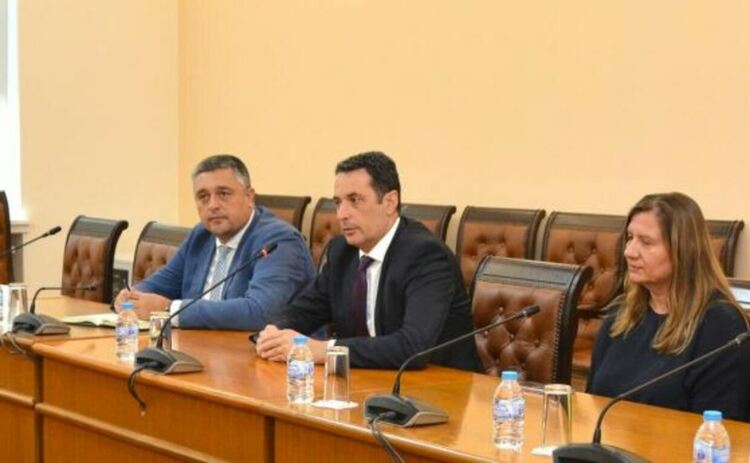 След дъжд качулка: В село Воден телекомите щели да оправят мобилното покритие