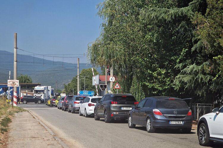 Бедствие и по границите, МВР зове: Не минавайте през „Кулата“
