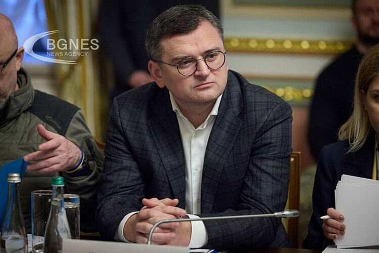 Кулеба заминава утре за Пекин, ще обсъжда прекратяването на войната между Киев и Москва
