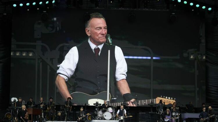 Bruce Springsteen официално е милиардер