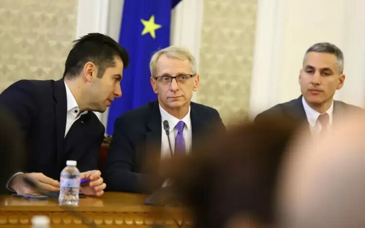 Съдът разпита свидетели за „несъвместимостта“ на подуправителя на БНБ