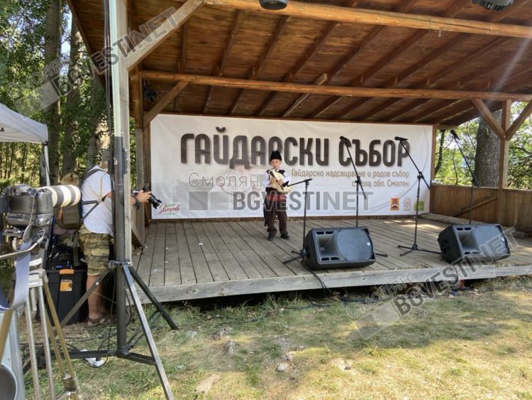 Гайдари от 7 до 79-годишна възраст мерят сили на надсвирването край Гела