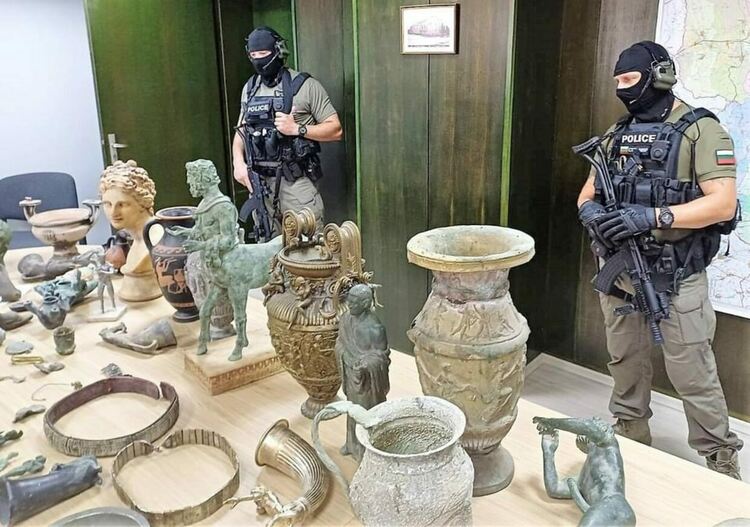 Нито един от задържаните при акцията на ГДБОП иманяри не остана в ареста 