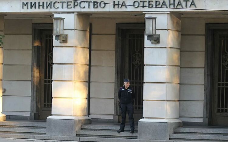  MО обяви конкурс за попълването на 290 вакантни длъжности в редиците на сухопътни войски