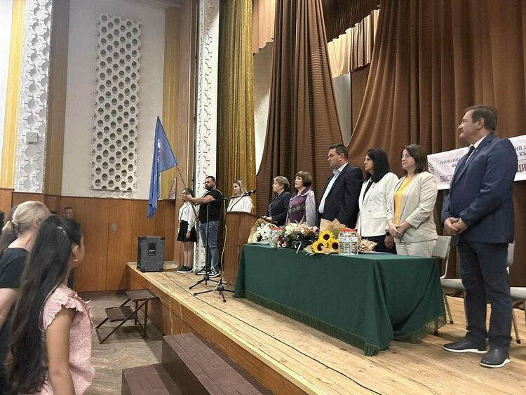 Откриха новата учебна година във филиал „Любен Каравелов” на ПУ"Паисий Хилендарски"