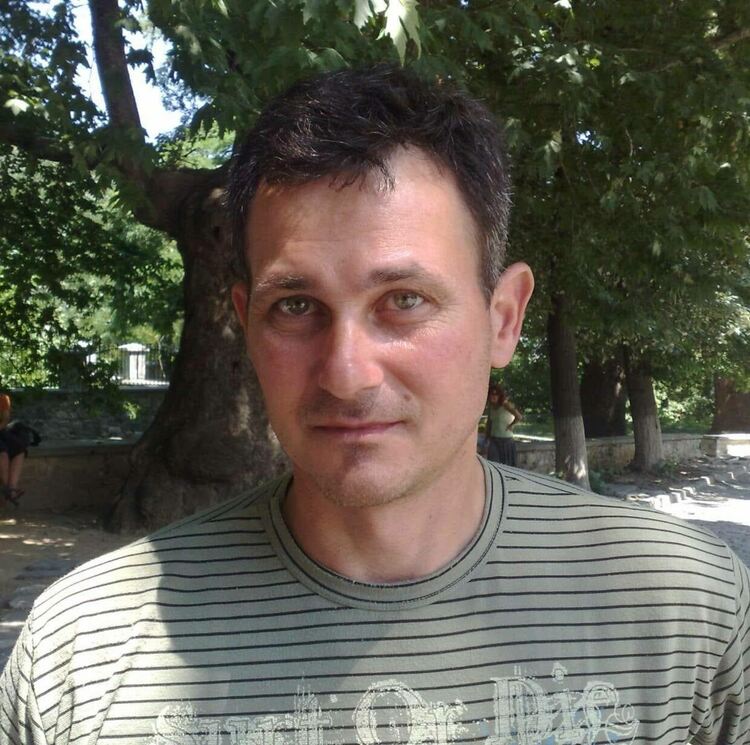 Заети са директорските места в СУ "Златаров" и в училището в село Искра