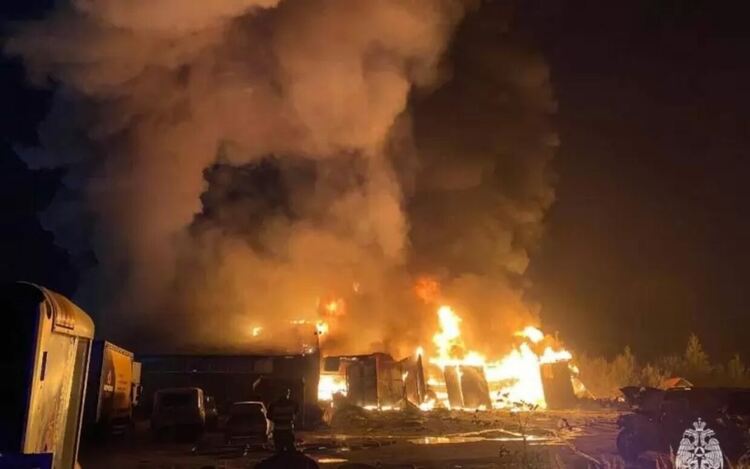 Украински дронове взривиха склад за боеприпаси в Русия