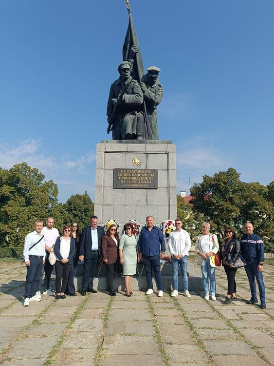 ГЕРБ с венци за Деня на Независимостта в Кърджали