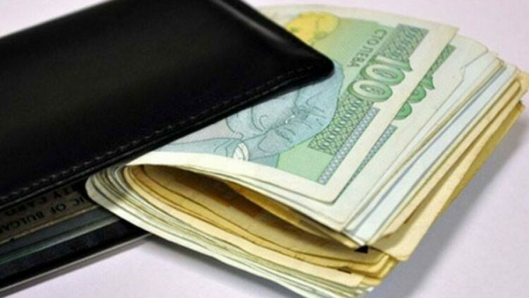 Откраднаха портфейл с 2000 лева от къща след разбиване на врата