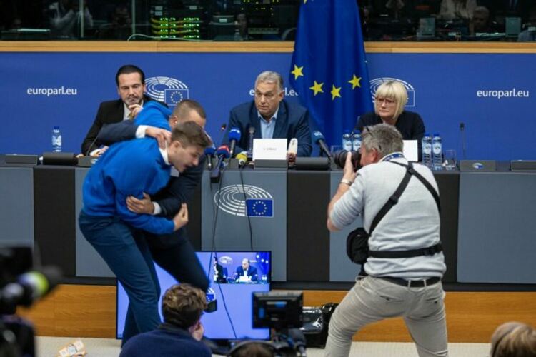 Докладчик на европарламента: Унгария е най-корумпирана в ЕС