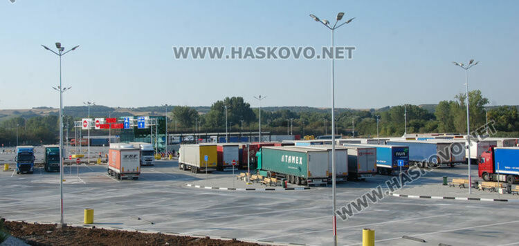 Турски шофьор прободе колега с нож