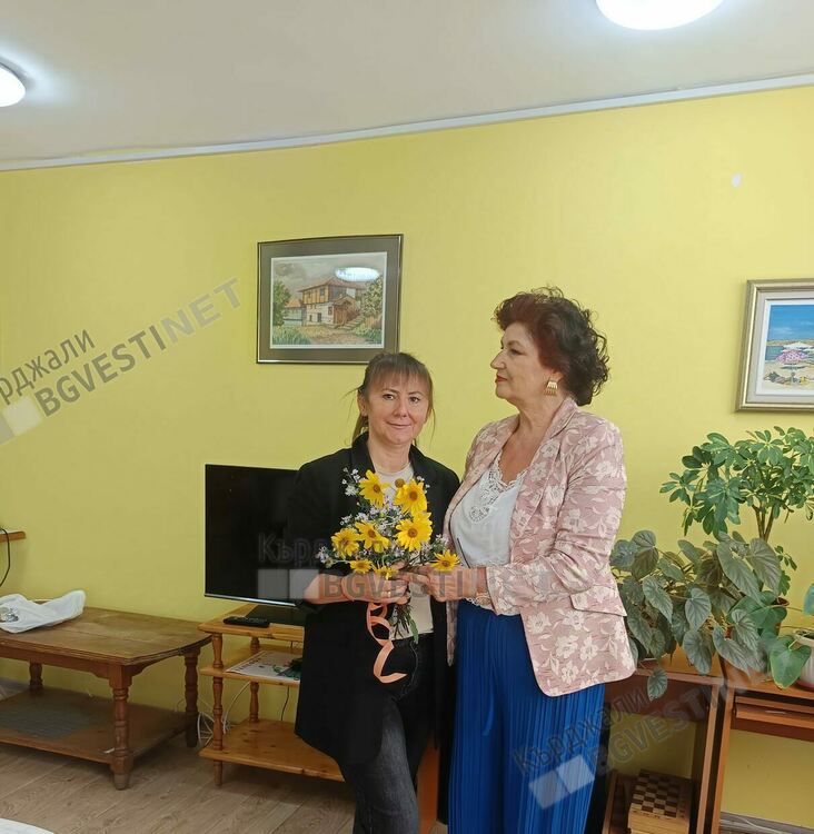 Вълнуваща среща на поетесата Христина Въчева в Дома за стари хора в Кърджали