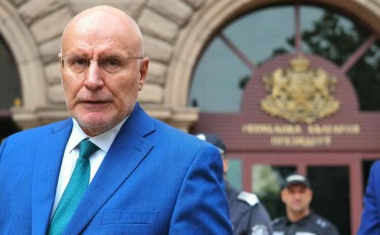Необходимо е спешно дисциплиниране на бюджета, заяви управителят на БНБ Димитър Радев