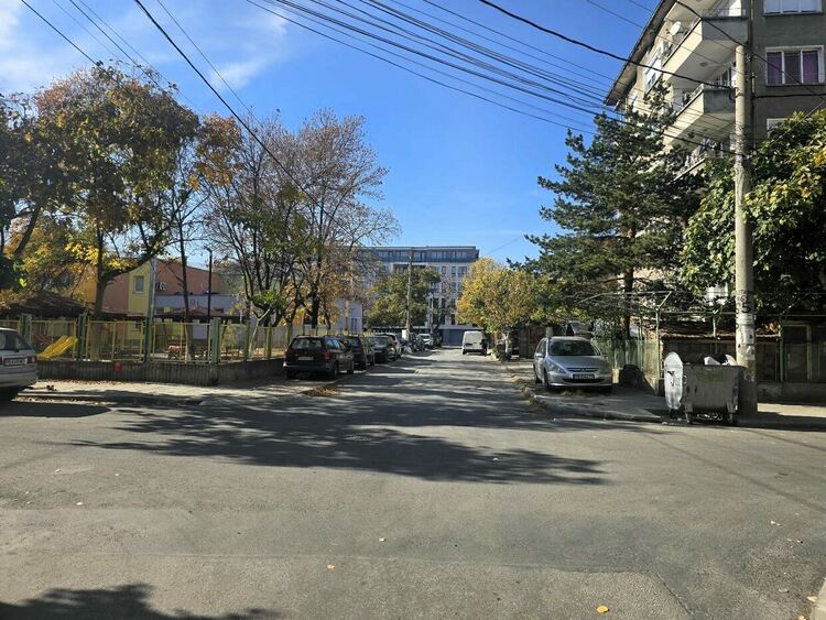 Ремонтът на ул. "Първомайска" продължава 