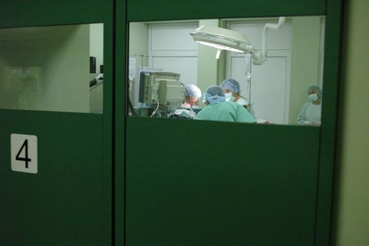ВАС сезира Конституционния съд за заплатите на медиците и приоритетните болници