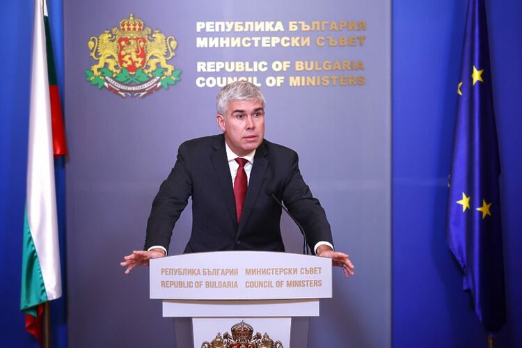 Министерство на енергетиката не знае нищо за продажбата на „Лукойл“