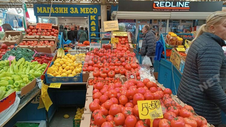 Доматите на Пазара в Кърджали удариха в земята тези в хипермаркетите…по цени