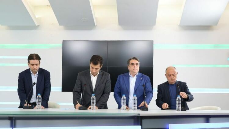 ''Борисов го е страх''. ПП-ДБ се отказа от Цеков, ще подкрепи Силви Кирилов от ИТН за председател на НС